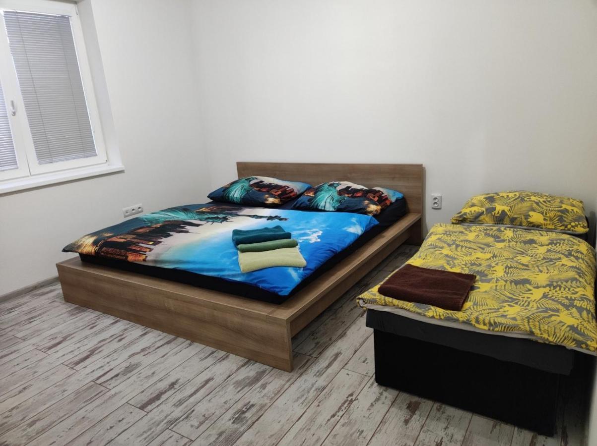 Royal House Trencin Villa Bagian luar foto