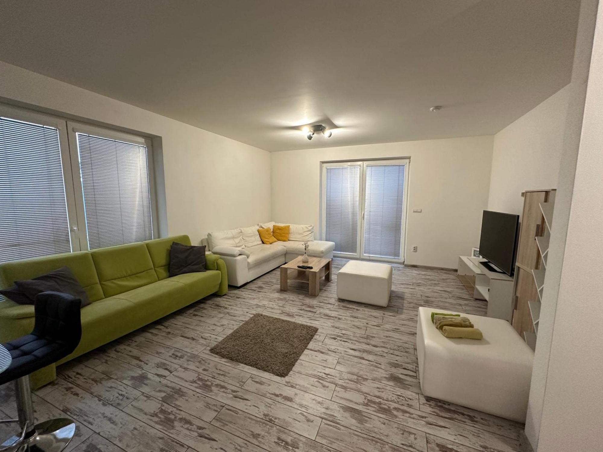 Royal House Trencin Villa Bagian luar foto