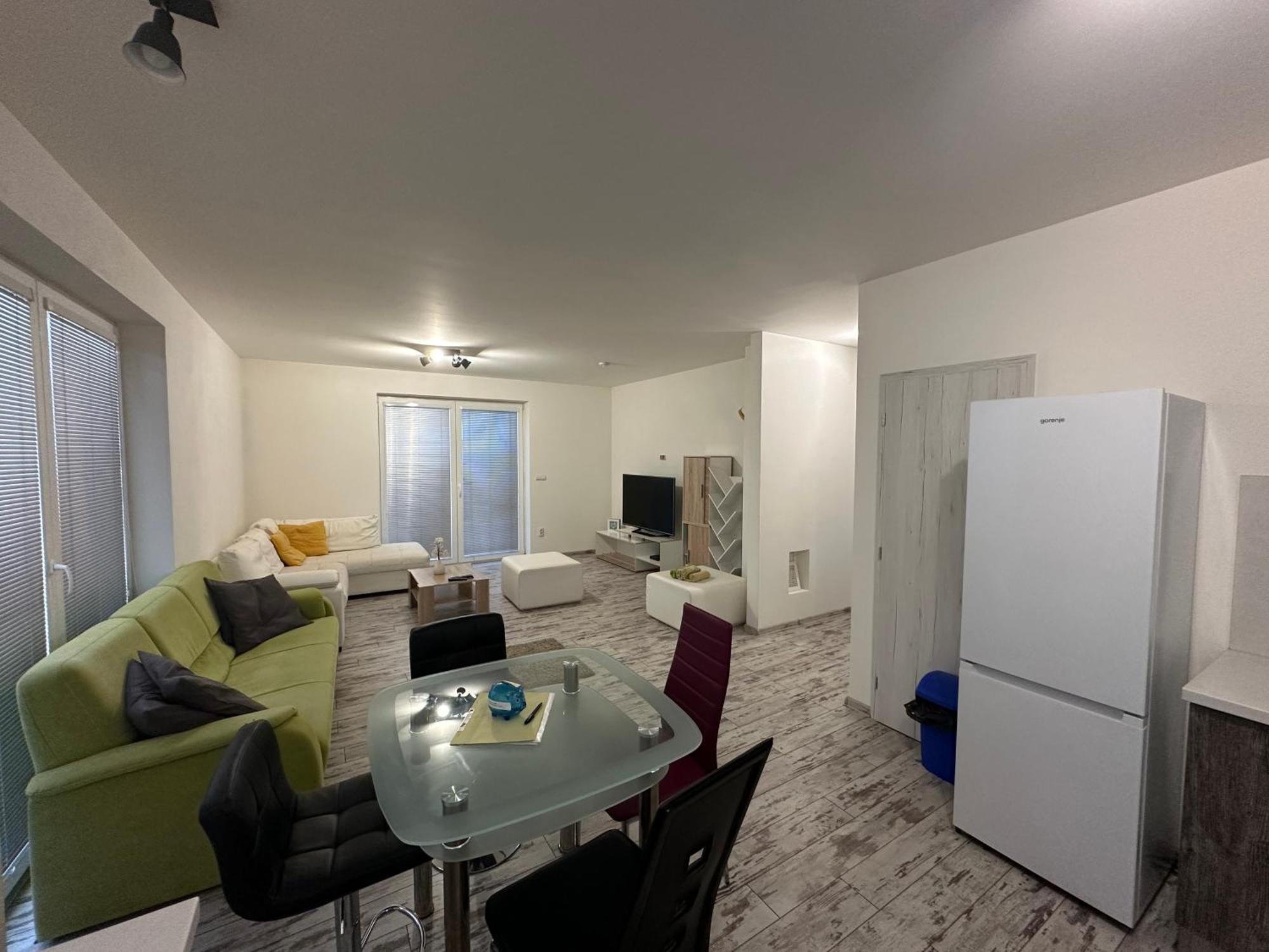 Royal House Trencin Villa Bagian luar foto