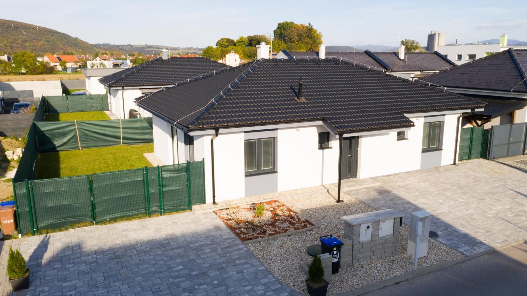 Royal House Trencin Villa Bagian luar foto